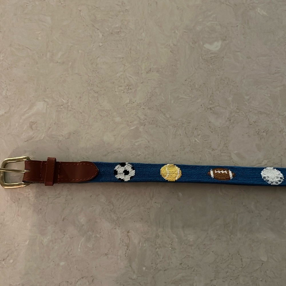 Boys Smathers & Branson needlepoint sports belt, size medium.